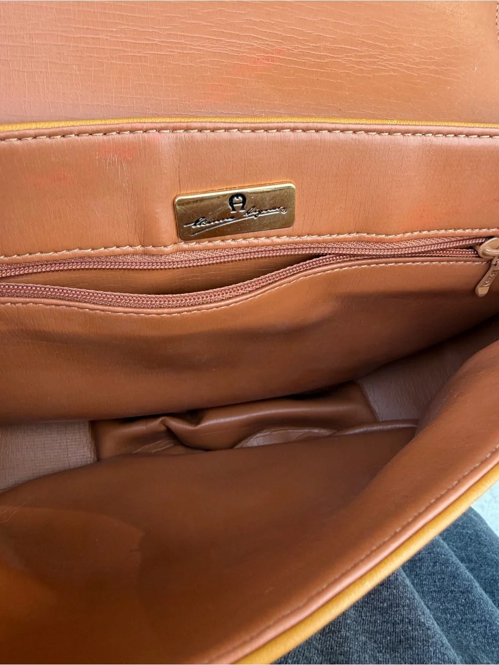 Etienne Aigner smooth tan
